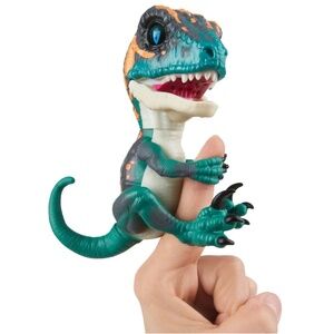 Wow Wee Untamed Raptor Fingerlings Fury Blue Interactive Collectible Dinosaur